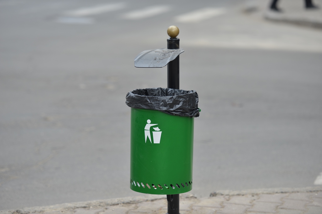 Pe străzile Chișinăului au fost instalate urne noi