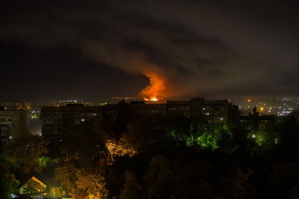 Gunoiștea capitalei a fost cuprinsă de flăcări azi-noapte