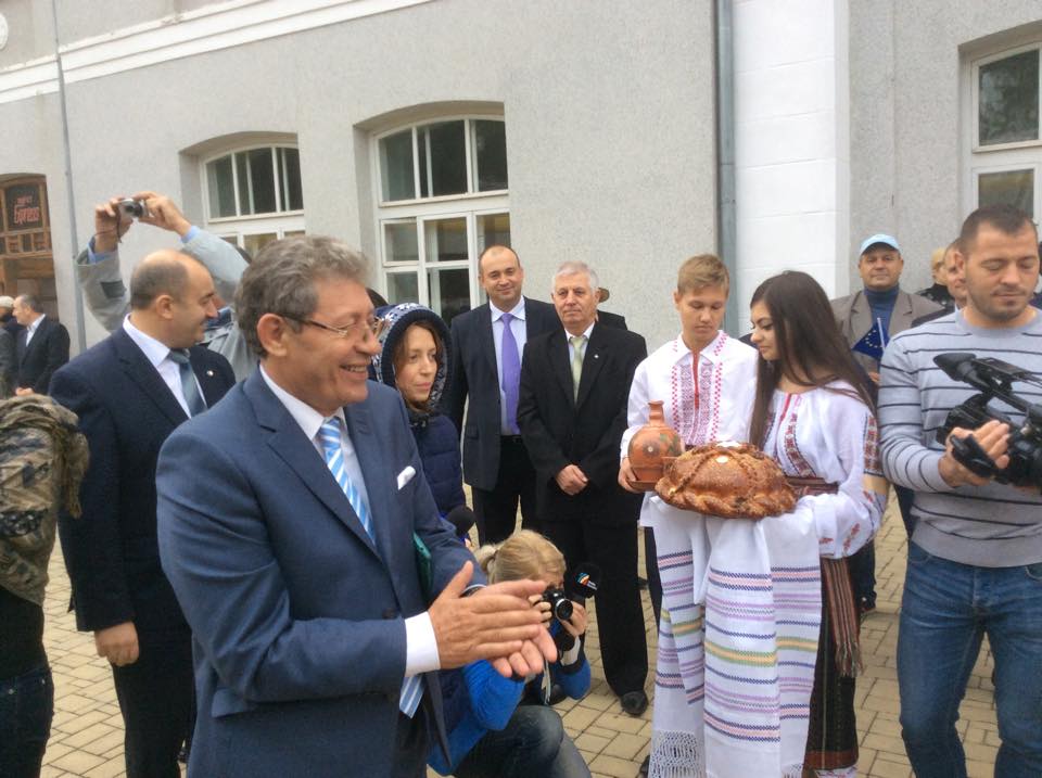 Cu lăutari și cântece patriotice. Ghimpu și Chirtoacă merg la Iași cu trenul
