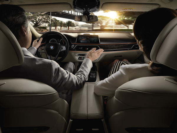 Noul BMW Seria 7 iese pe şosele