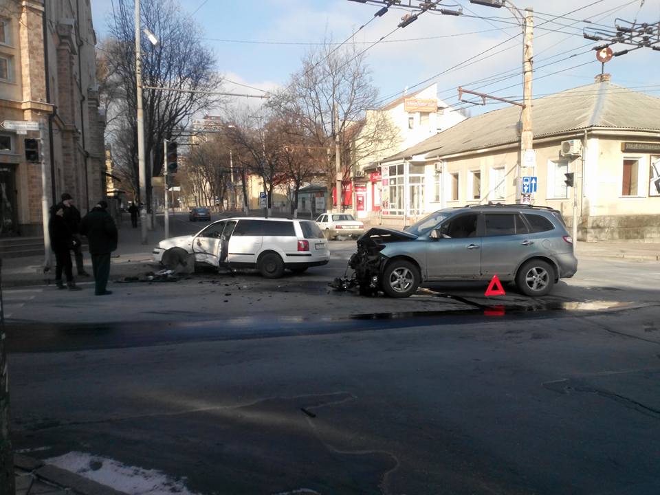 Accident în capitală. Două mașini au fost boțite