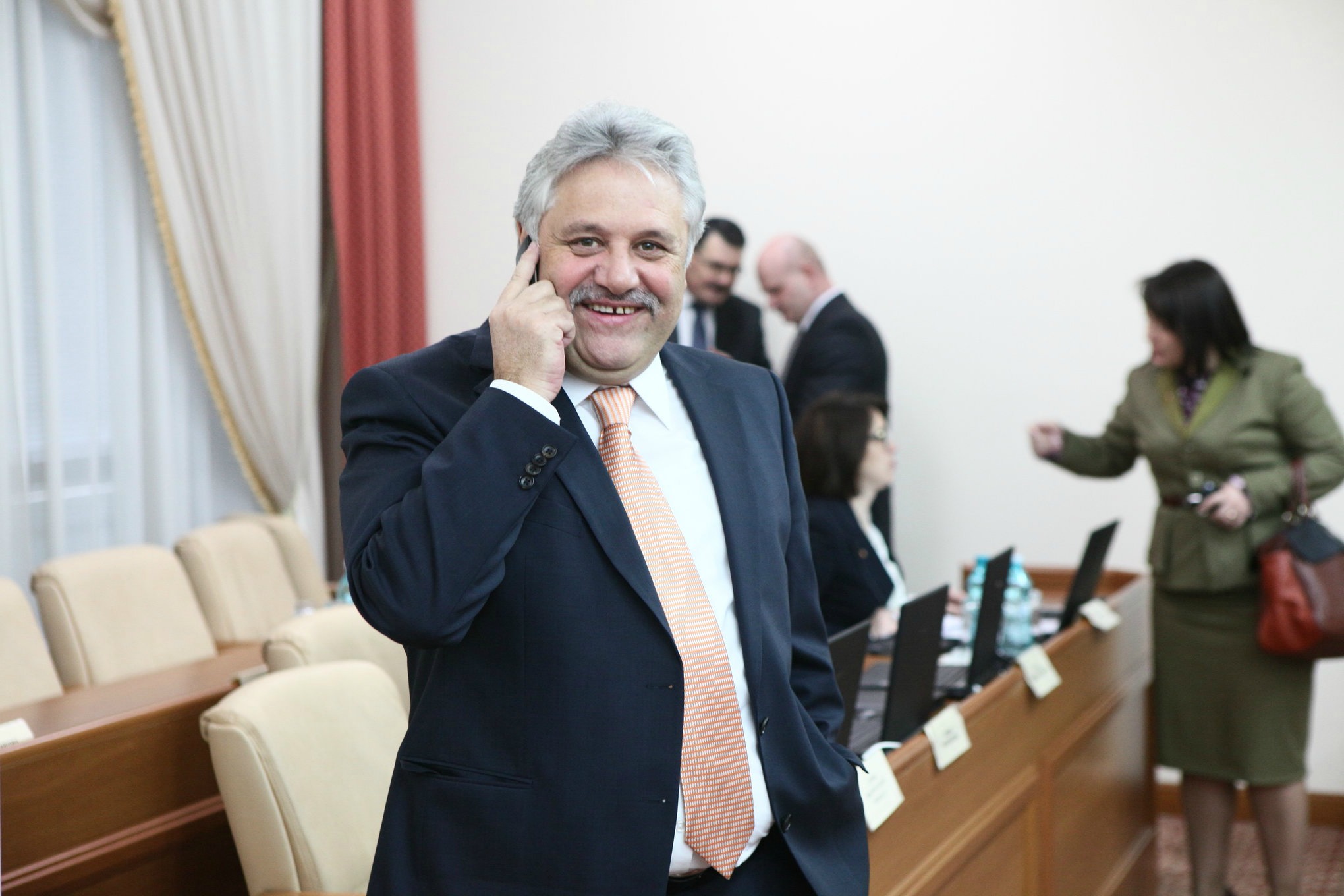 Averile, afacerile și interesele ascunse ale șefilor agențiilor de stat