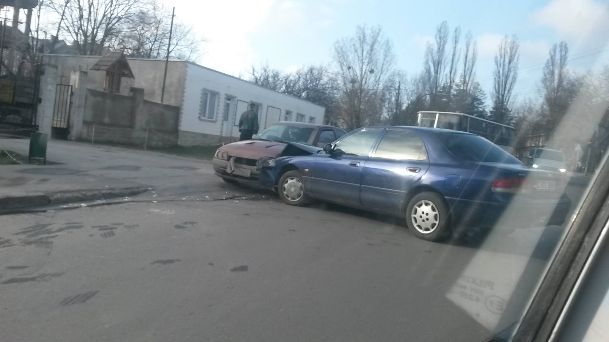 Două mașini s-au tamponat pe strada Testemițanu