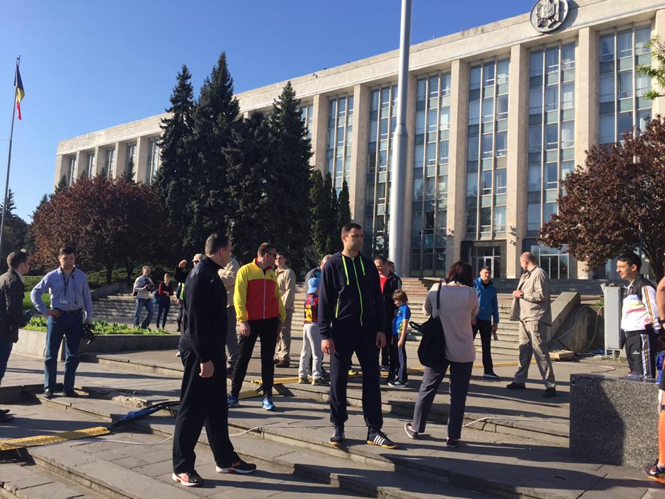 Andrian Candu a venit la Maraton însoțit de bodyguarzi