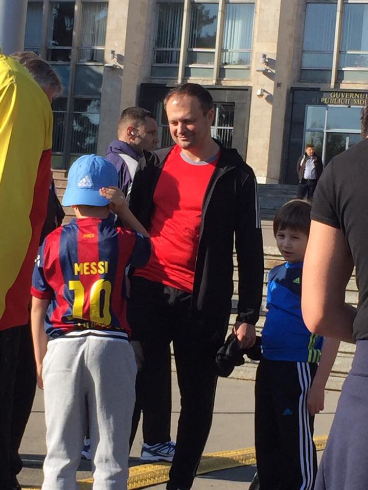 Andrian Candu a venit la Maraton însoțit de bodyguarzi