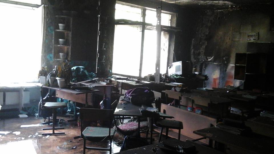 Incendiu la o școală din capitală. Una din sălile de curs a fost inundată de fum