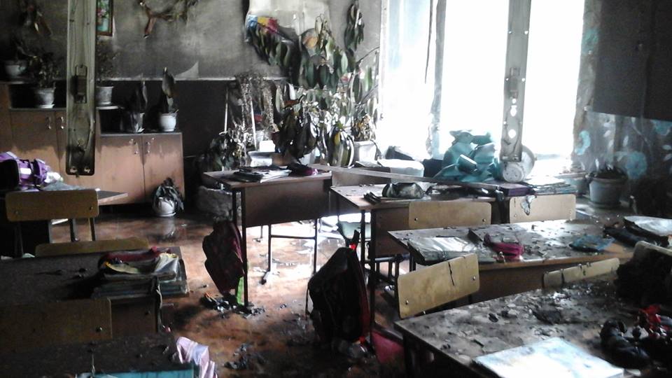 Incendiu la o școală din capitală. Una din sălile de curs a fost inundată de fum