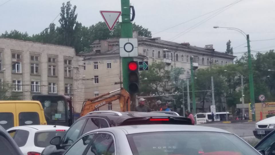 Trafic dat peste cap în capitală. Internauții supărați rău pe Chirtoacă