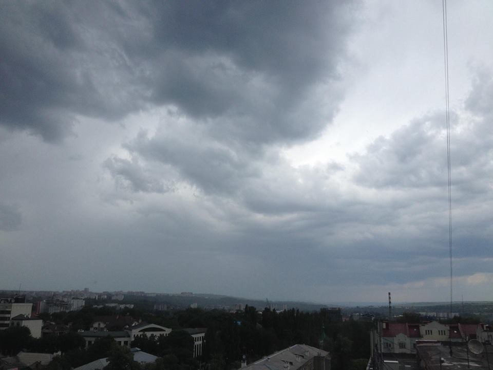 Gata cu vremea frumoasă. Ploile vor cuprinde întreaga țară