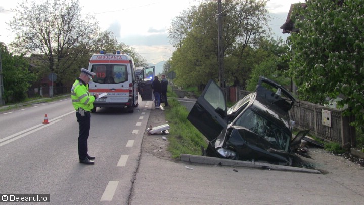 O familie de moldoveni care se întorceau din Germania a fost implicată într-un accident rutier în România