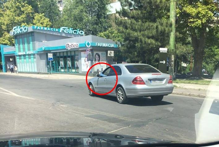 „Am Mercedes și scot piciorul peste geam”. Ce își permit unii conducători auto