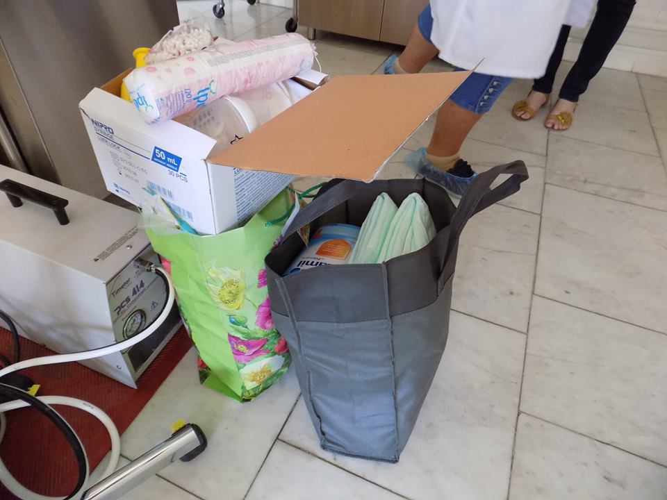 Fetița abandonată în tomberon a fost vizitată de mamă și bunică