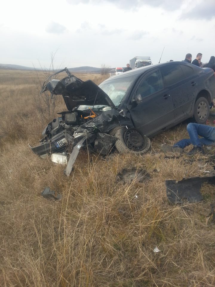 Un BMW, un Mercedes și o Șkoda s-au ciocnit violent pe traseu