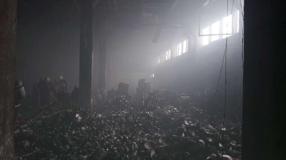 Două zile de la incendiul de pe strada Uzinelor. Ce a rămas în interiorul clădirii