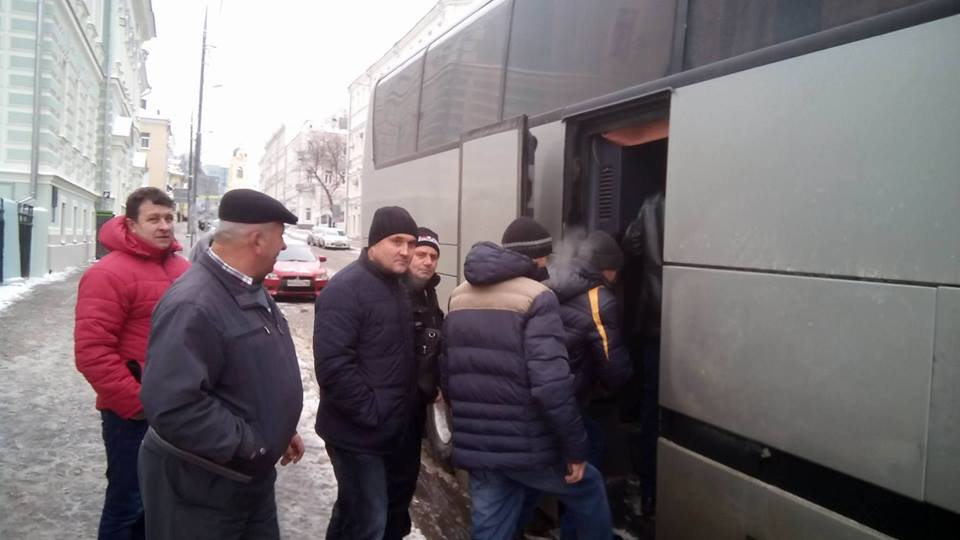 Cetățenii moldoveni din Rusia merg la vot organizat, cu autobuze
