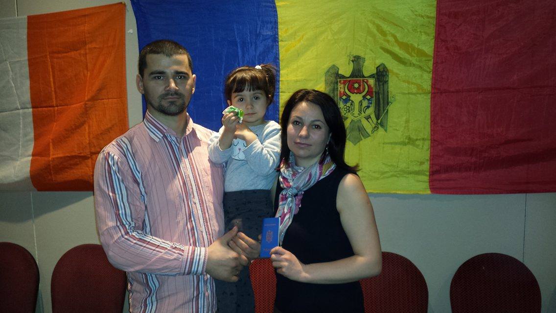 Gest emoționant la secția de votare din Dublin. Moldovenii donează pentru tânărul pompier decedat