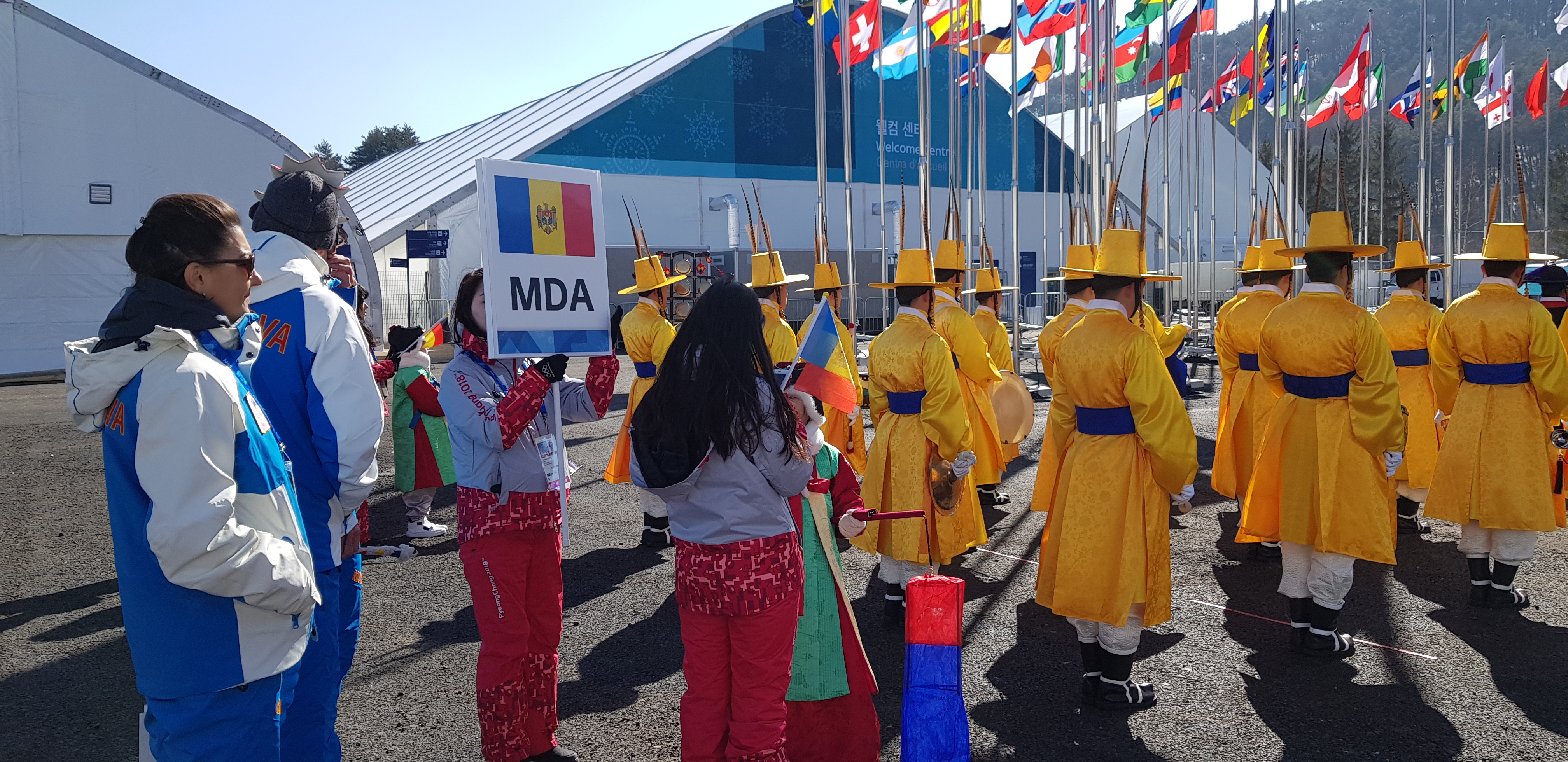 Sportivii moldoveni au ajuns în Satul Olimpic, în PyeongChang: A fost deja arborat drapelul R. Moldova