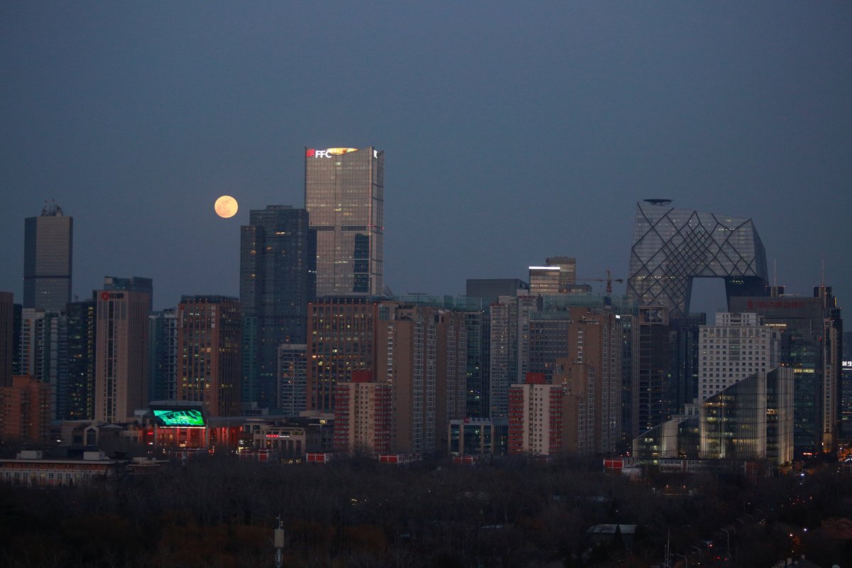 Super Luna albastră sângerie, văzută în diferite colțuri ale lumii