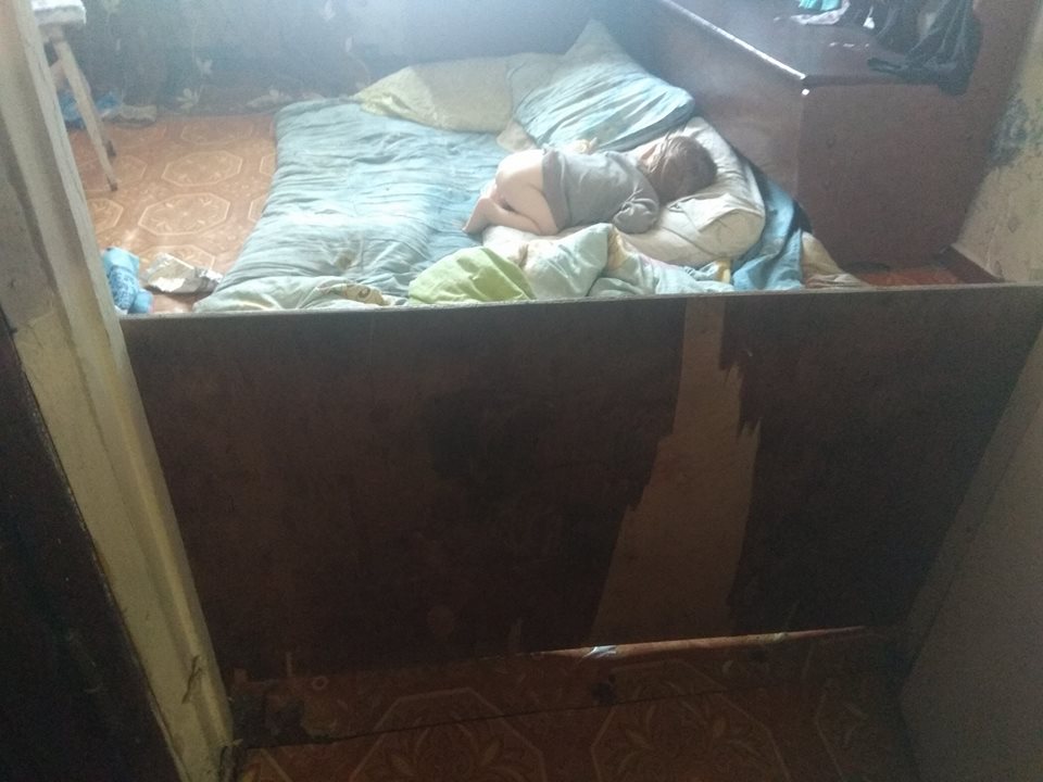 Condițiile greu de imaginat în care locuiau trei copii