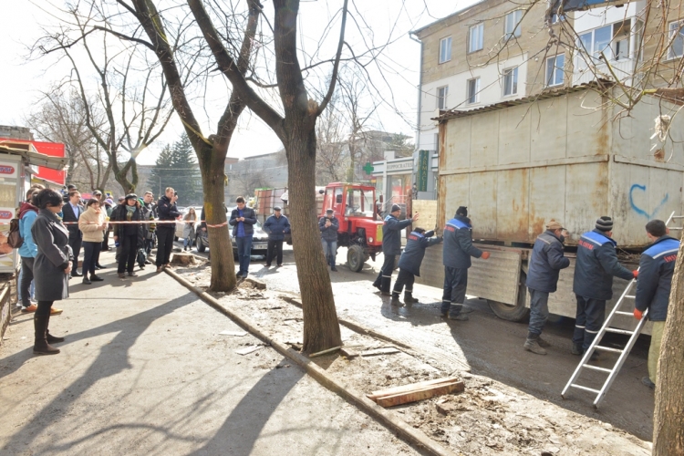 Tarabele din Centru și preajma Spitalului Republican, evacuate
