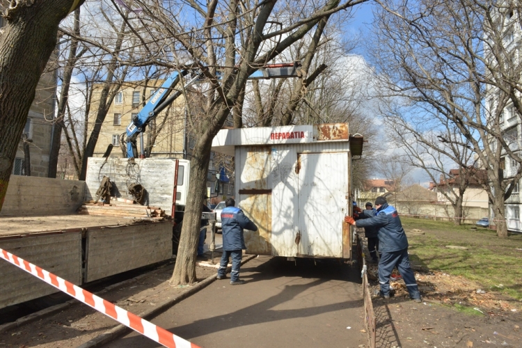 Tarabele din Centru și preajma Spitalului Republican, evacuate