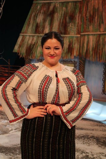 Diana Vieru: „De datoria noastră este să respectăm și să promovăm muzica noastră tradițională. Cântați și ascultați românește !”