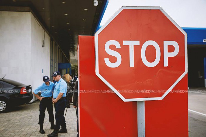 21 de cetățeni străini au încălcat regimul de ședere în R. Moldova, iar un moldovean a fost deportat din UE. Situația la frontiera de stat 21 de cetățeni străini au încălcat regimul de ședere în R. Moldova, iar un moldovean a fost deportat din UE. Situația la frontiera de stat