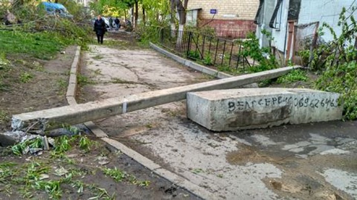Șeful Lumteh: „Pentru a restabili toți pilonii de electricitate, căzuți în urma intemperiilor, vom avea nevoie de cel puțin încă patru luni” Șeful Lumteh: „Pentru a restabili toți pilonii de electricitate, căzuți în urma intemperiilor, vom avea nevoie de cel puțin încă patru luni”