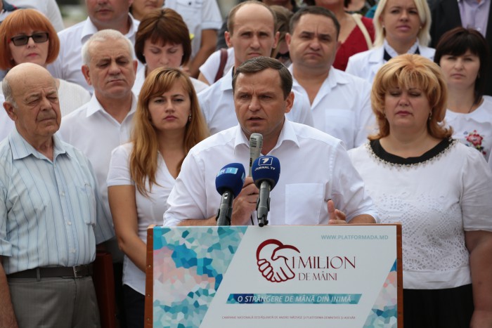 Andrei Năstase: „De astăzi echipele PDA vor împânzi toată țara. Suntem determinați să aducem adevărul în fiecare casă” Andrei Năstase: „De astăzi echipele PDA vor împânzi toată țara. Suntem determinați să aducem adevărul în fiecare casă”