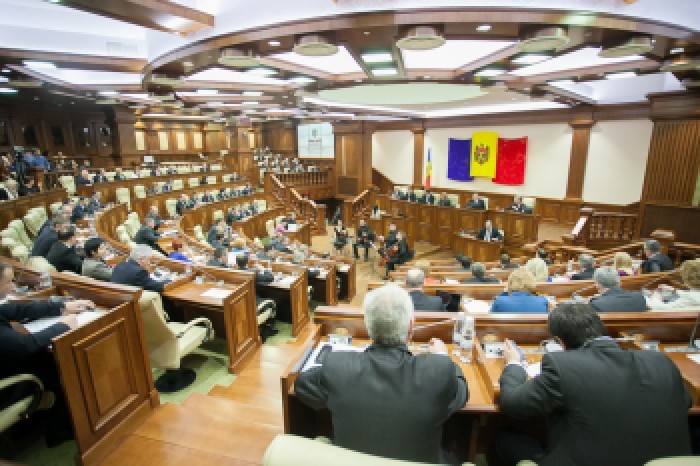 Anticoruptie.md: Case și mașini noi în 2016 pentru deputații „transfugi Anticoruptie.md: Case și mașini noi în 2016 pentru deputații „transfugi