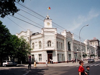 „Artileria grea” a partidelor în lupta pentru Capitală