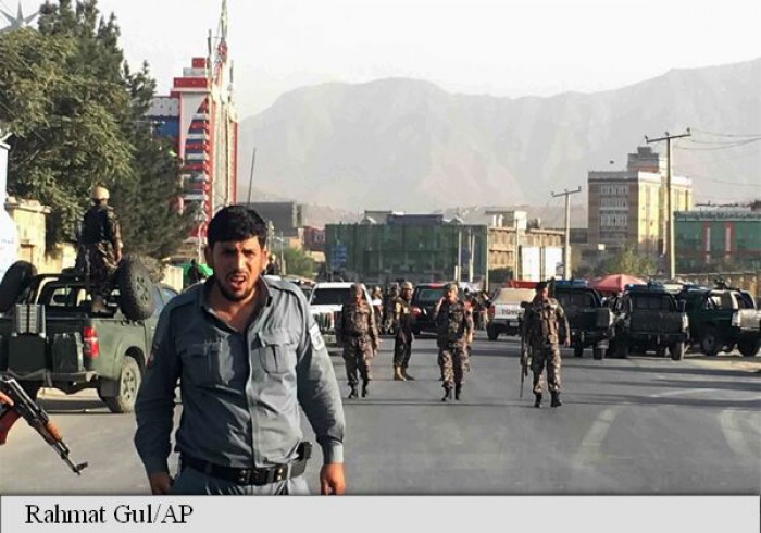 Atentat sinucigaș lângă un stadion din Kabul: cel puțin trei morți și cinci răniți Atentat sinucigaș lângă un stadion din Kabul: cel puțin trei morți și cinci răniți