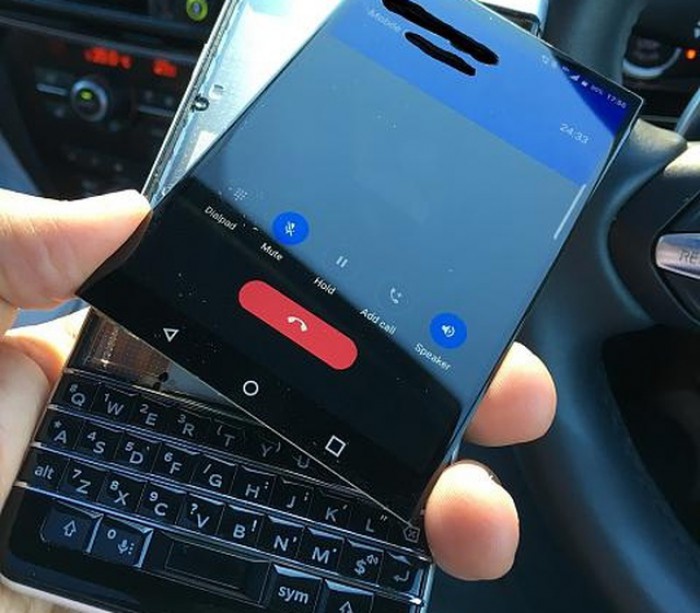 BlackBerry susţine că a rezolvat problema cu display-ul de pe KEYone BlackBerry susţine că a rezolvat problema cu display-ul de pe KEYone