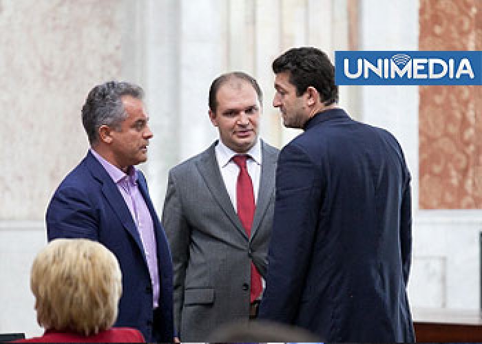 (video) Comuniștii: De ce unele televiziuni au tăcut? Plahotniuc: Nu mă întrebați pe mine! (video) Comuniștii: De ce unele televiziuni au tăcut? Plahotniuc: Nu mă întrebați pe mine!