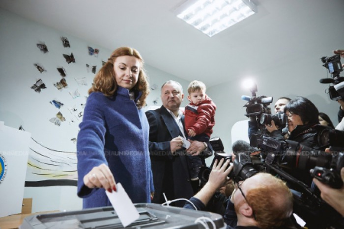CV-ul primei doamne: A absolvit două facultăți și vorbește limba „moldovenească” CV-ul primei doamne: A absolvit două facultăți și vorbește limba „moldovenească”