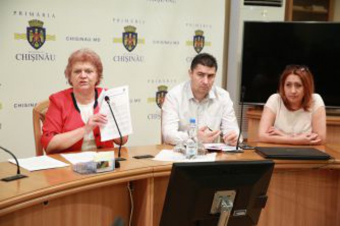 Dădacele, bucătarii și ajutorii de educatori din gradinițele capitalei vor primi un un adaos de 50% la salarii Dădacele, bucătarii și ajutorii de educatori din gradinițele capitalei vor primi un un adaos de 50% la salarii