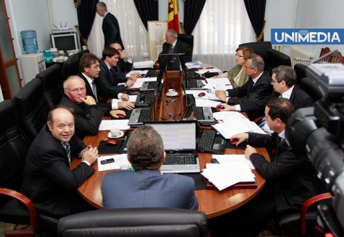 (doc) Un judecător CSJ, care și-a tăinuit o parte din avere, a fost demis de CSM (doc) Un judecător CSJ, care și-a tăinuit o parte din avere, a fost demis de CSM
