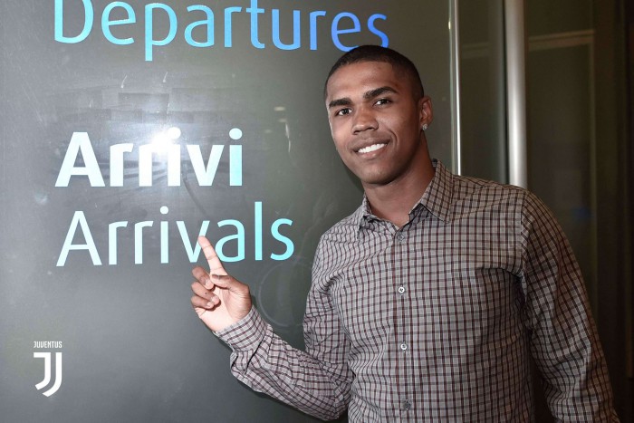 Douglas Costa va evolua din noul sezon la Juventus! Brazilianul va juca la Torino sub formă de împrumut Douglas Costa va evolua din noul sezon la Juventus! Brazilianul va juca la Torino sub formă de împrumut