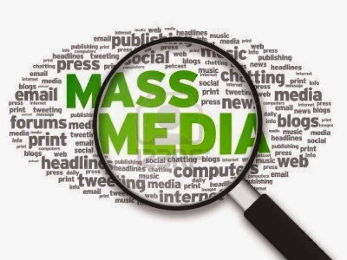 Educație media de pe băncile școlii. În 22 de școli se predă un nou curs opțional Educație media de pe băncile școlii. În 22 de școli se predă un nou curs opțional