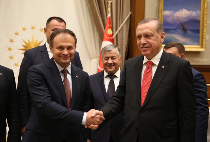 Erdoğan i-a cerut lui Candu ca cetățenii Turciei să poată călători în Republica Moldova doar cu buletinul de identitate Erdoğan i-a cerut lui Candu ca cetățenii Turciei să poată călători în Republica Moldova doar cu buletinul de identitate