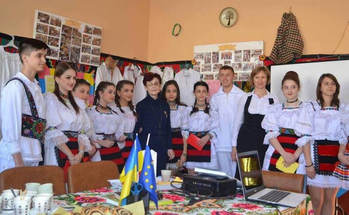 Eugen Tomac: Îmi exprim indignarea şi revolta cu privire la legea educaţiei adoptată de Parlamentul Ucrainei, lege care închide şcolile româneşti Eugen Tomac: Îmi exprim indignarea şi revolta cu privire la legea educaţiei adoptată de Parlamentul Ucrainei, lege care închide şcolile româneşti