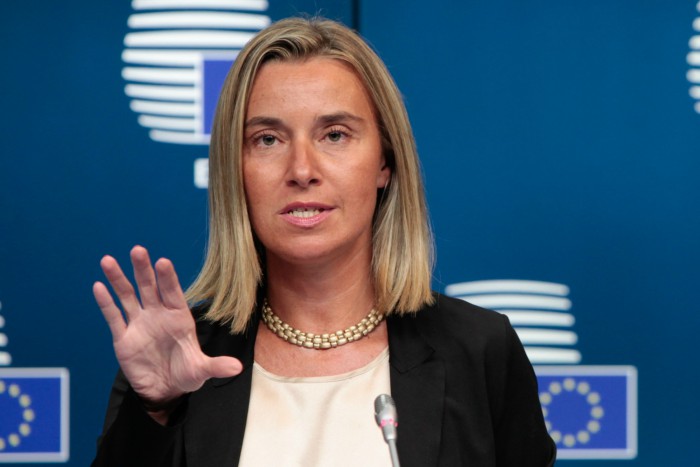 Federica Mogherini și Johannes Hahn: schimbarea sistemului electoral „ridică preocupări serioase față de democrația eficientă în actualul context politic Federica Mogherini și Johannes Hahn: schimbarea sistemului electoral „ridică preocupări serioase față de democrația eficientă în actualul context politic