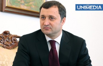 Filat vs „personajul cu urechiuşe”, „păpuşarul din umbră” şi „şobolanul din vizuină”