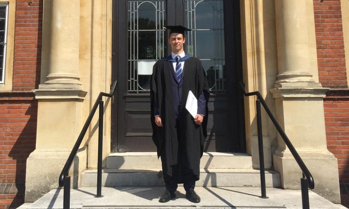 Fiul unui ex-premier va studia la King’s College din Londra: Va reveni în Moldova după absolvirea studiilor? Fiul unui ex-premier va studia la King’s College din Londra: Va reveni în Moldova după absolvirea studiilor?