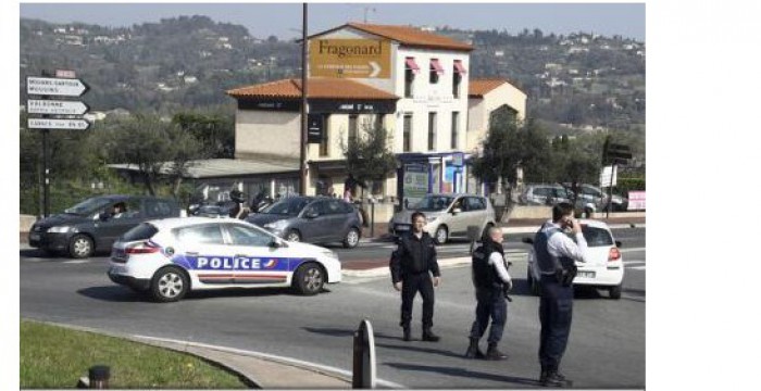 Focuri de armă într-un liceu din Franța. Un elev a tras din pistol, rănind mai multe persoane Focuri de armă într-un liceu din Franța. Un elev a tras din pistol, rănind mai multe persoane