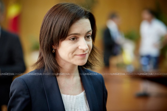 (foto) A început campania de denigrare a Maiei Sandu. Pliante cu mesaje false sunt împărțite printre studenți (foto) A început campania de denigrare a Maiei Sandu. Pliante cu mesaje false sunt împărțite printre studenți
