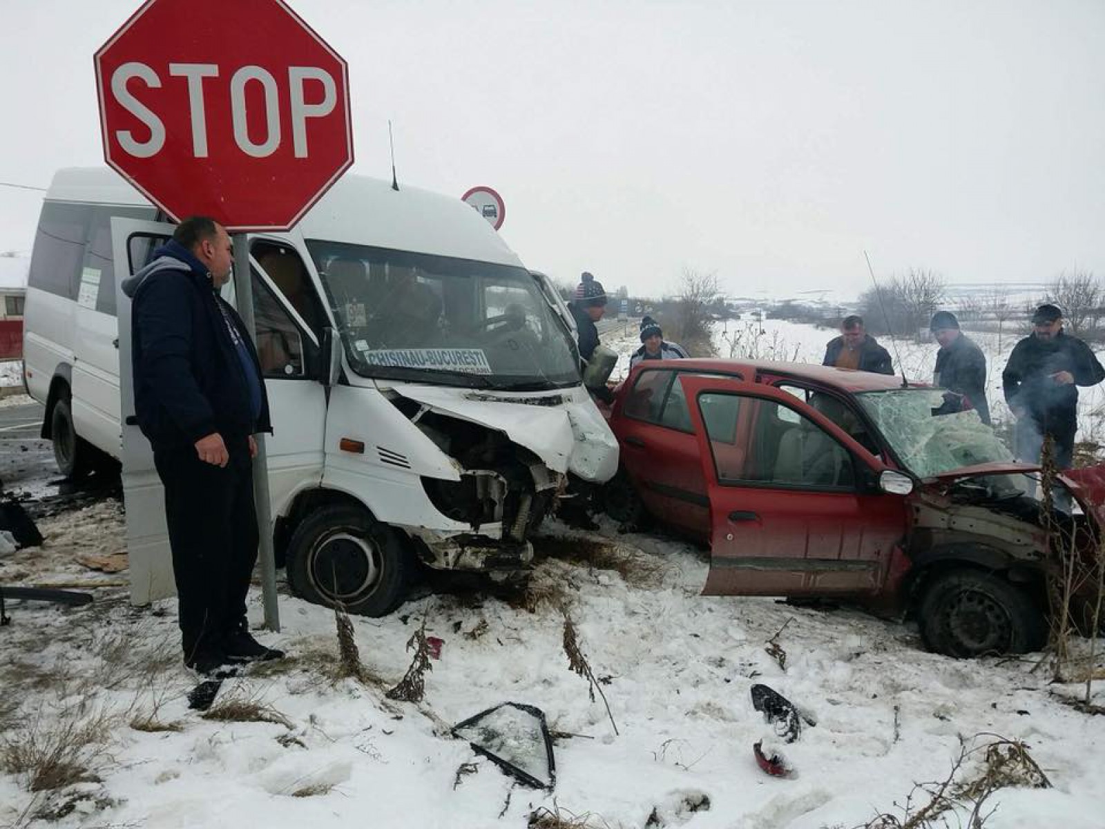 foto Accident mortal în România cu implicarea unui microbuz de ruta