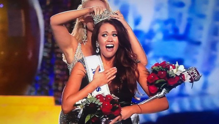 (foto) Cara Mund, o campioană națională la dans, este noua Miss SUA (foto) Cara Mund, o campioană națională la dans, este noua Miss SUA