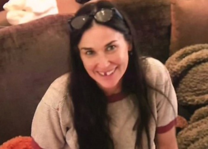 (foto) Demi Moore, cu doi dinți lipsă. Ce i s-a întâmplat actriței (foto) Demi Moore, cu doi dinți lipsă. Ce i s-a întâmplat actriței