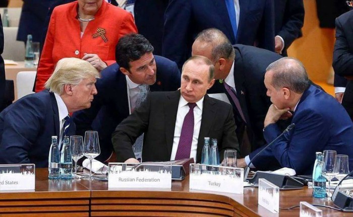 (foto) Deputatul socialist Bătrîncea a distribuit o fotografie cu Putin pe pagina sa de Facebook. Imaginea era trucată (foto) Deputatul socialist Bătrîncea a distribuit o fotografie cu Putin pe pagina sa de Facebook. Imaginea era trucată